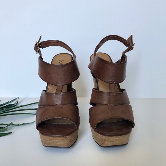 MIA TEARDROP PLATFORM HEEL SANDAL - Picture 3 of 8